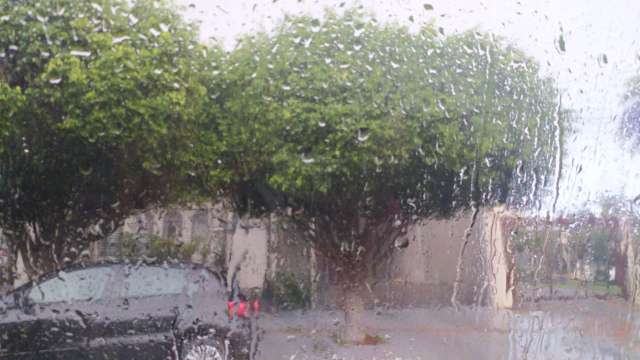 Chuva chega calma, mas alerta de temporal continua