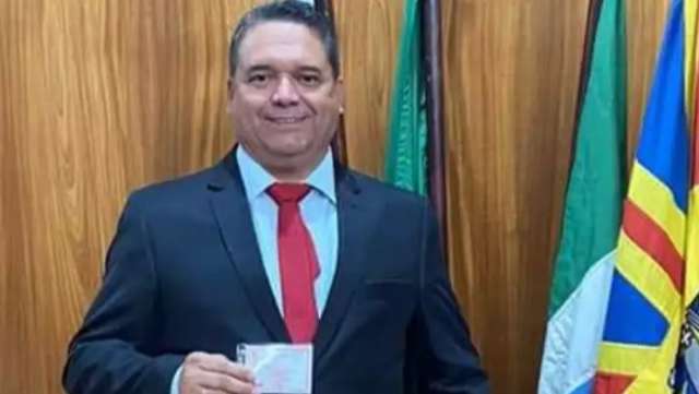 Cinco dias depois do pai ser sepultado, advogado tamb&eacute;m morre v&iacute;tima da covid 