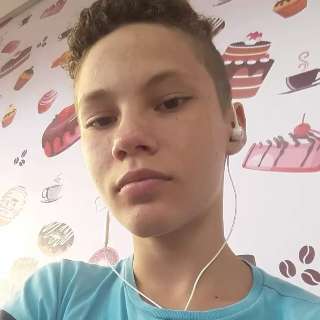 Adolescente de 14 anos desaparece e fam&iacute;lia pede ajuda para encontr&aacute;-lo