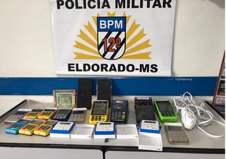 Golpistas são presos com 15 máquinas de cartão de crédito em hotel Golpistas são presos com 15 máquinas de cartão de crédito em hotel
