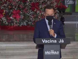 O governador de São Paulo, João Doria, ao anunciar o programa de vacinação com a coronavac. (Foto: Reprodução de vídeo)