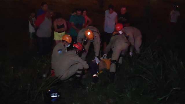 Motociclista &eacute; intubado ap&oacute;s sofrer queda em trecho mal sinalizado de rodovia