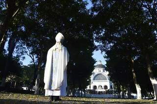 Padroeira do Paraguai tem missa em silêncio e sacerdote sozinho em praça Padroeira do Paraguai tem missa em silêncio e sacerdote sozinho em praça