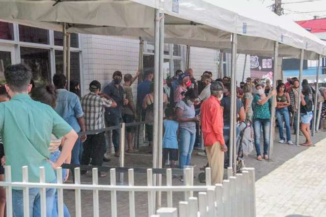 Em &ldquo;batida&rdquo; surpresa, Procon flagra irregularidades em 17 ag&ecirc;ncias banc&aacute;rias 