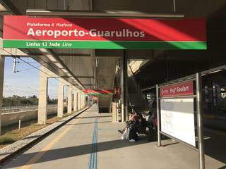 O movimento tranquilo na Estação Aeroporto-Guarulhos é surpreendente, mas esteja pronto para a superlotação a partir da Estação Engenheiro Goulart (Foto: Reprodução)