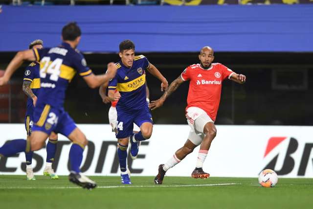 Inter faz 1 a 0 no Boca, mas perde nos p&ecirc;naltis e cai nas oitavas de final