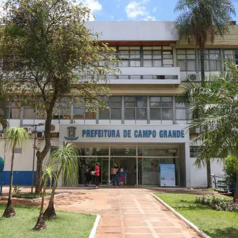 Servidores municipais recebem 13&ordm; sal&aacute;rio, montante &eacute; de R$ 100 milh&otilde;es