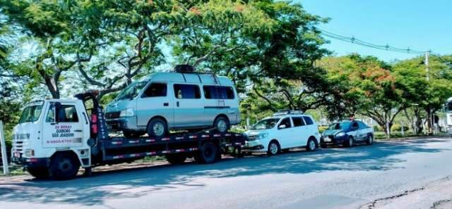 Bolivianos t&ecirc;m carros apreendidos por fazer transporte clandestino em MS