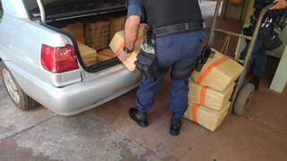 Traficante abandona Santana com 336 quilos de maconha e foge para o mato