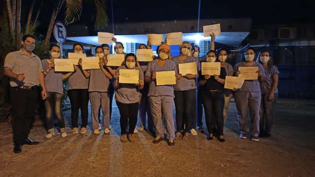 Funcion&aacute;rios voltam a protestar em hospital por conta de sal&aacute;rios atrasados 