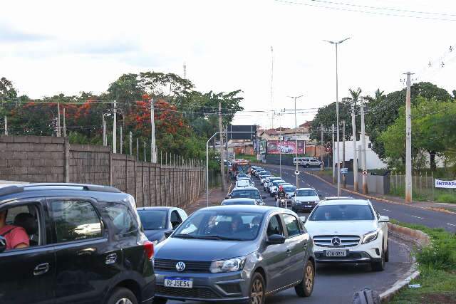 &quot;Tem que ter paci&ecirc;ncia&quot;, diz motorista sobre demora de sem&aacute;foros em rotat&oacute;rias