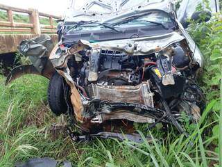 Moradora de MS morre e 2 pessoas ficam feridas ap&oacute;s carro cair de ponte em Goi&aacute;s