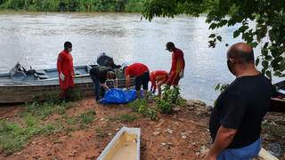 Corpo de pescador &eacute; encontrado a 500 metros de onde desapareceu no Rio Taquari