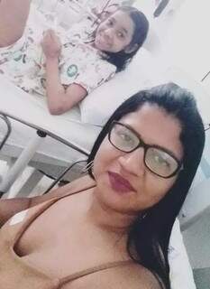 Mesmo internada, Geovana sorri e agradece pela sorte que recebeu