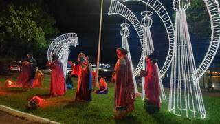 Artistam encenaram nascimento de Jesus em frente a Praça do Rádio Clube. (Foto: Clayton Neves)