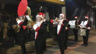 Banda musical também fez parte da festa de Natal do Centro. (Foto: Ângela Kempfer)