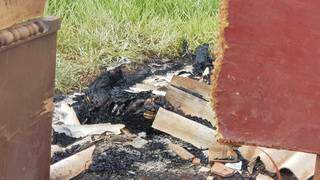 Ap&oacute;s noite de briga e inc&ecirc;ndio, catador de recicl&aacute;veis acha corpo carbonizado