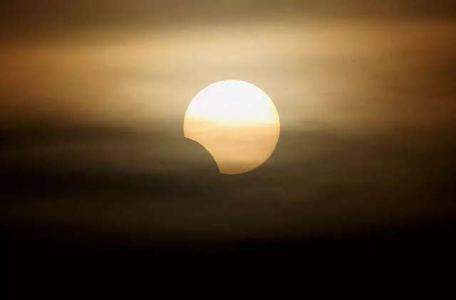 Hoje tem eclipse solar, mas nuvens acabam com a chance de ver em MS