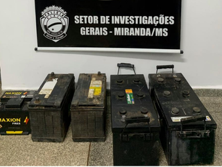 Bando &eacute; preso por furtar baterias de escavadeiras e vender pelo WhatsApp