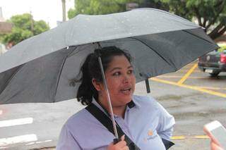 C&eacute;u fechado pega moradores de surpresa e faz guarda-chuva sair do arm&aacute;rio 