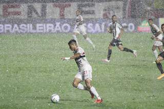 S&atilde;o Paulo domina Atl&eacute;tico-MG, vence e volta a abrir vantagem no Brasileir&atilde;o