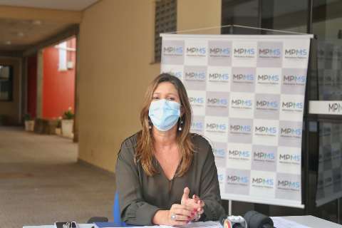 &quot;Pacientes n&atilde;o podem ficar nos corredores por mais de 24 horas&quot;, diz promotora