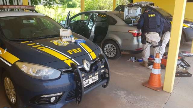 Motorista &eacute; presa com carga de pasta base avaliada em R$ 7,5 milh&otilde;es