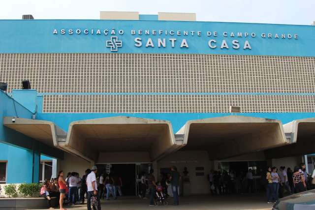 Sexta-feira teve UTI operando com 92% mais pacientes que a capacidade  