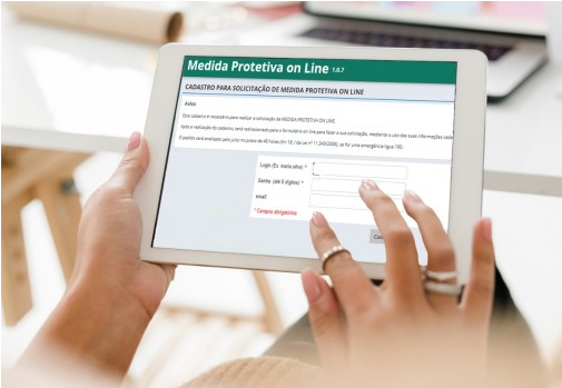 Mulheres poder&atilde;o pedir medida protetiva pela internet