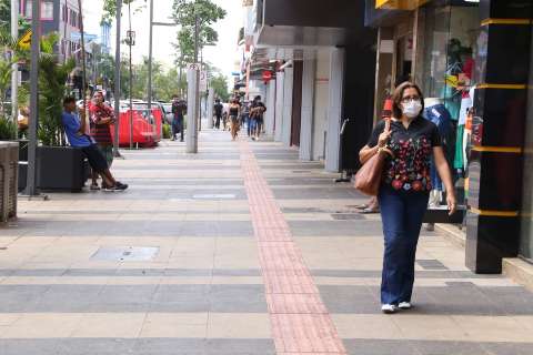 No &#039;sextou&#039; do d&eacute;cimo terceiro, paradeira no Centro surpreende