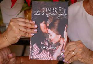 &#34;Depressão: luta e aprendizado&#34; é o mais novo lançamento de Marta Cunha (Foto: Henrique Kawaminami)