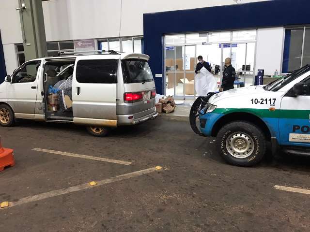 Pol&iacute;cia apreende ve&iacute;culo com R$ 1,5 milh&atilde;o em produtos contrabandeados 