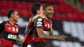 Com 10, Flamengo abre vantagem, toma virada, mas arranca vit&oacute;ria sobre o Bahia