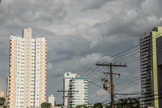 Previs&atilde;o &eacute; de c&eacute;u nublado e chuva durante primeiros dias da semana em MS