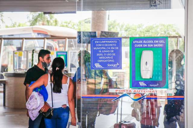 Perto do Natal, cuidados contra covid s&atilde;o aliados em viagens