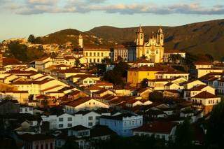O pôr do sol em Ouro Preto, cidade histórica a 100 km de Belo Horizonte, em Minas Gerais (Foto: Reprodução)