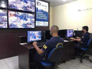 Homens da Guarda no Centro de Integração de Controle Operacional (Foto: arquivo / Paulo Francis)