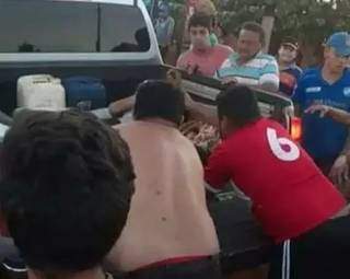 Aniversariante é ferido a tiros e irmão morre em ataque a festa na fronteira Aniversariante é ferido a tiros e irmão morre em ataque a festa na fronteira
