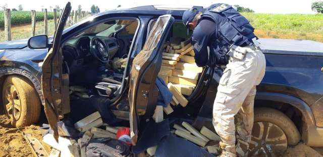 Traficante tomba &quot;Toro&quot; com mais de 1 tonelada de maconha na BR-060