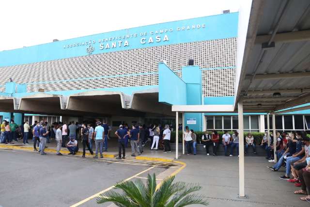 Pelo 2&ordm; dia seguido, Santa Casa opera com 107% mais pacientes que a capacidade