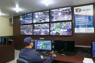 Central de videomonitoramento da Guarda Civil Metropolitana. (Foto: Paulo Francis)