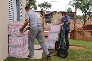 Na ocasião, 65 cestas natalinas também foram entregues à comunidade (Foto: Kísie Ainoã)