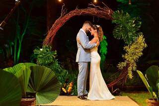 Munhoz em casamento com Rhayssa Carvalho (Foto: Top Studio Fotografia)