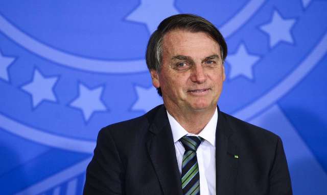 Bolsonaro concede indulto de Natal a policiais condenados por crime culposo