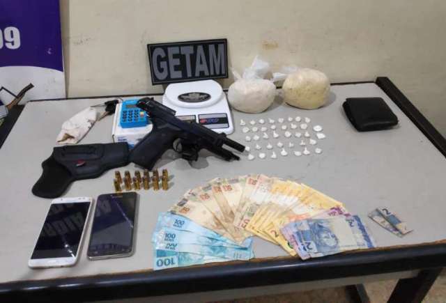 Casal que fazia &quot;delivery&quot; de droga e aceitava pagamento em cart&atilde;o &eacute; preso