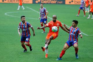 Thiago Galhardo desencanta, Inter ganha do Bahia e se consolida no G-4