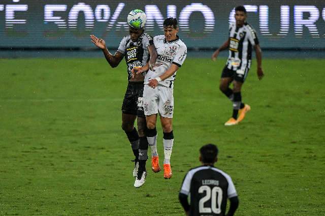 Embalado, Corinthians vence e afunda o Botafogo na zona de rebaixamento