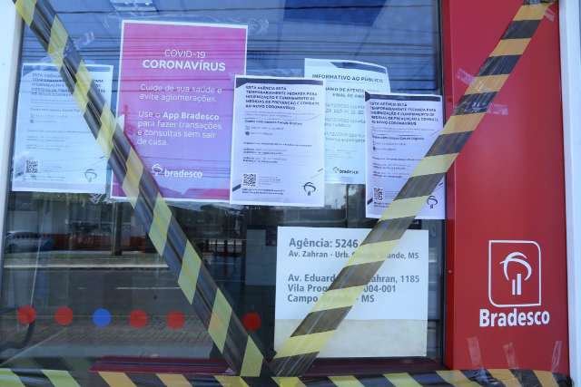 Banco fecha ag&ecirc;ncia para higieniza&ccedil;&atilde;o e clientes &ldquo;d&atilde;o com a cara na porta&rdquo;