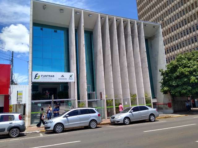 De zelador a repositor, Funtrab oferece 241 oportunidades de emprego 