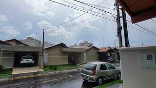 No Bairro Tiradentes tarde começou com chuva fraca. (Foto: Ana Oshiro)